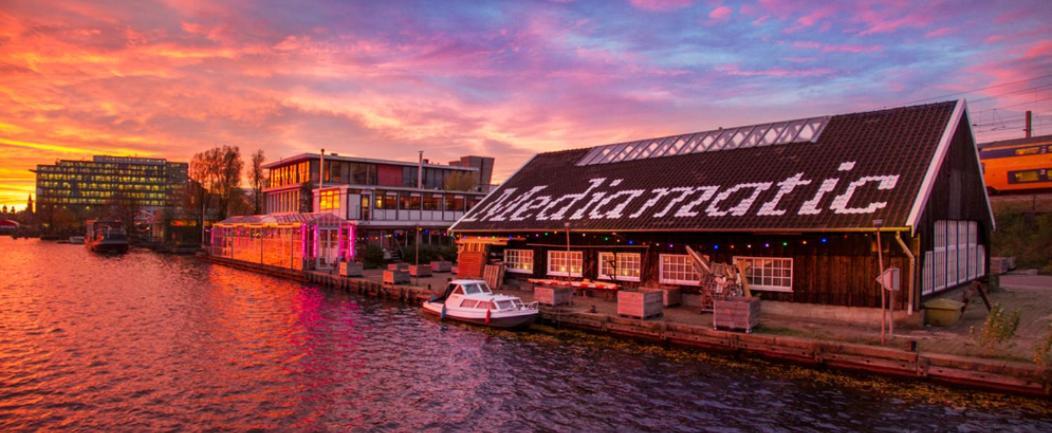 Private Guesthouse Bnb The Waterhouse Houseboat Ámsterdam Exterior foto