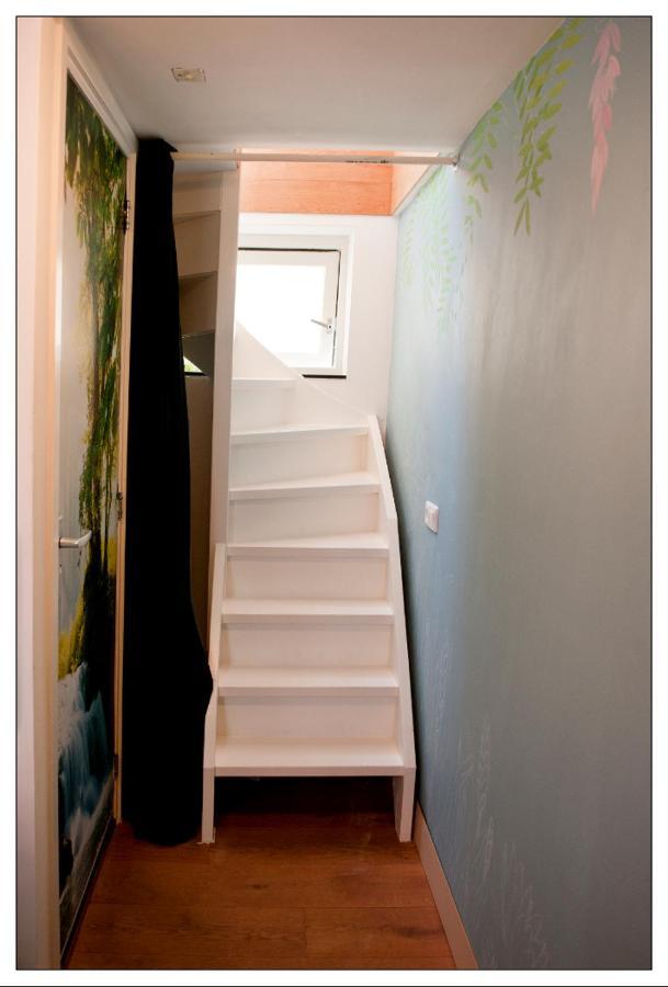 Private Guesthouse Bnb The Waterhouse Houseboat Ámsterdam Exterior foto